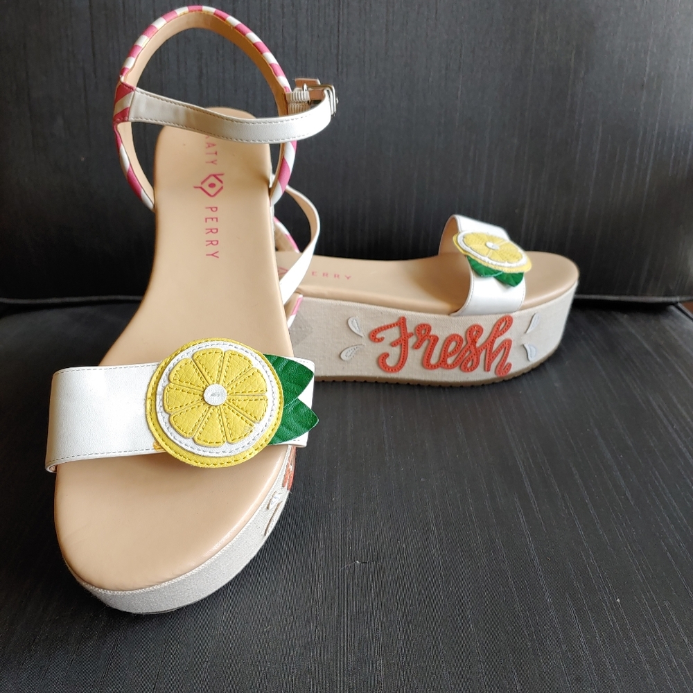 NWOB Katy Perry Carolynn Lemonade Flatform Sandal